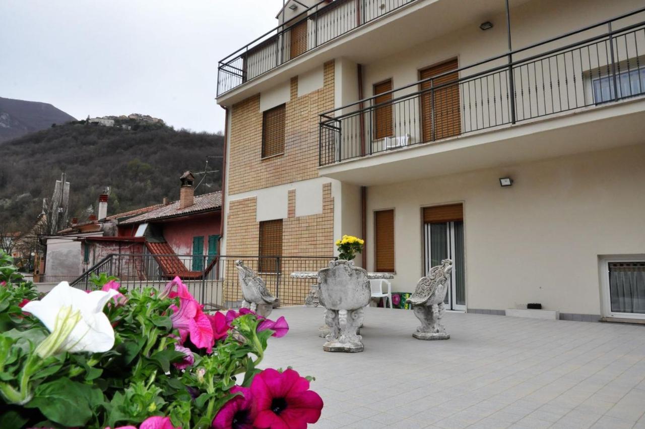 Albergo Rio Canistro Eksteriør billede