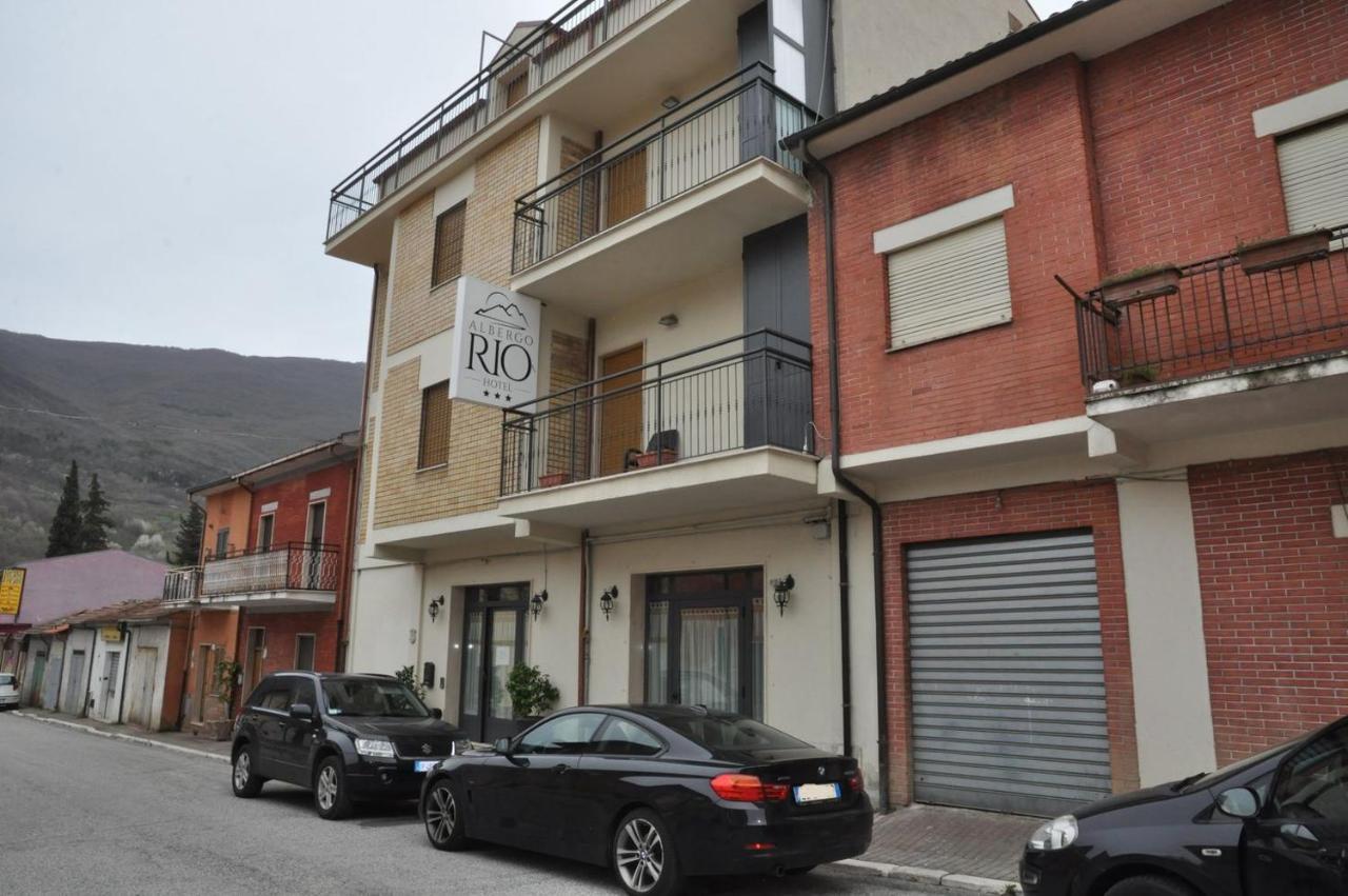 Albergo Rio Canistro Eksteriør billede